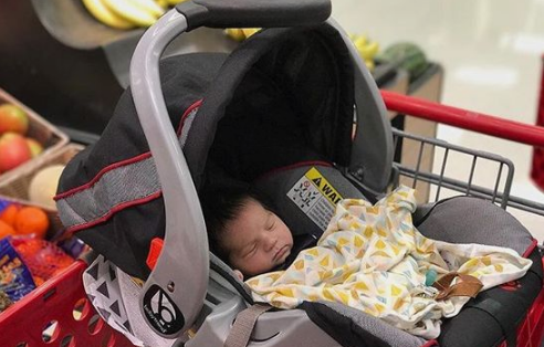 how to put car seat in shopping cart