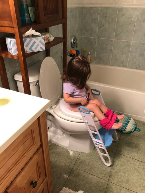 my girl is so comfortable to toilet use.